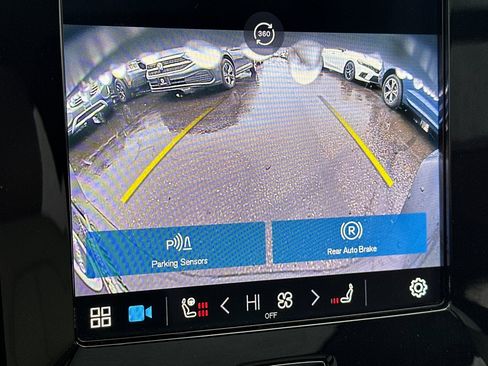 Used 2023 Volvo XC40 B5 Ultimate w/ Protection Package Premier image 22