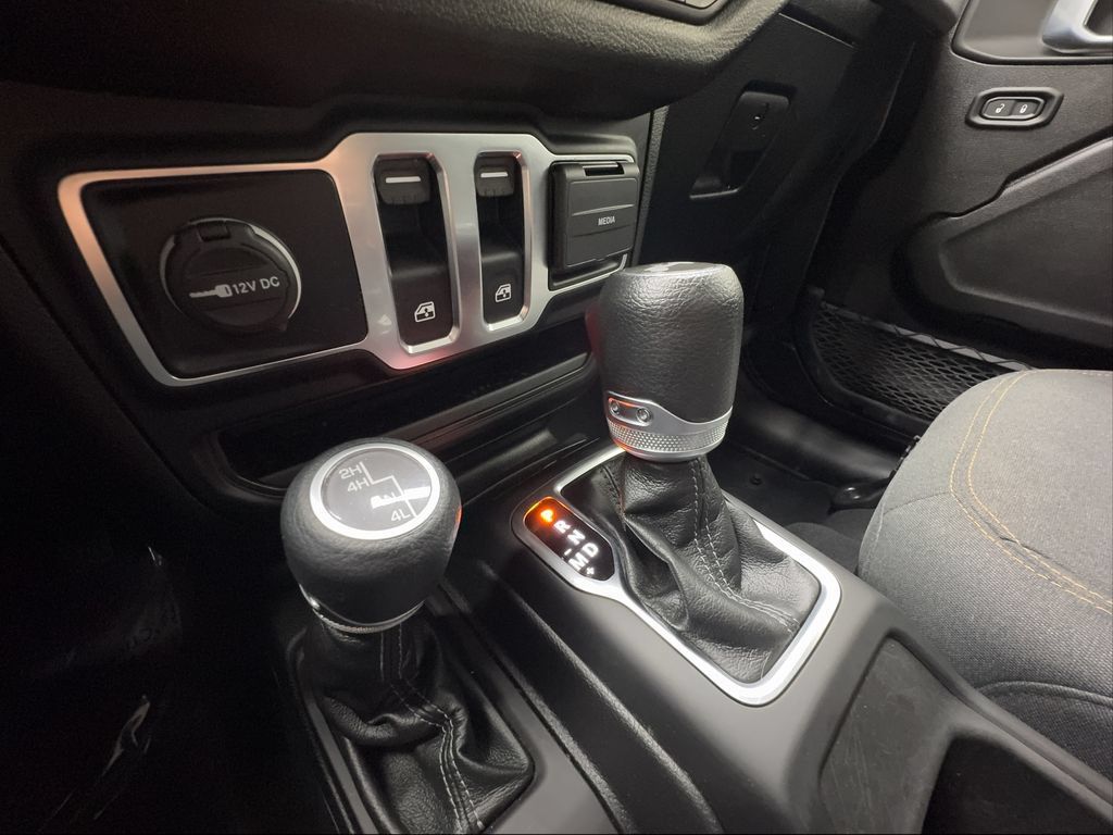 Used 2024 Jeep Wrangler Sport AWD/4WD image 27