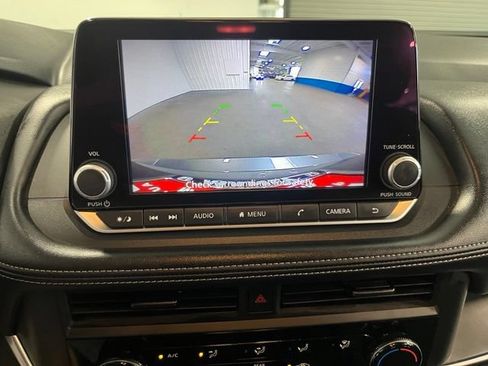 Used 2024 Nissan Rogue S AWD/4WD image 29