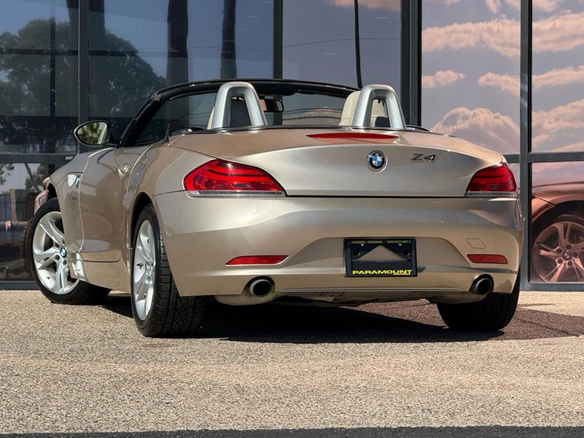 Used 2011 BMW Z4 sDrive35i RWD image 16