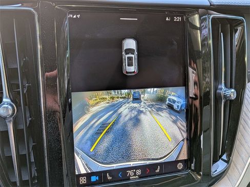 Used 2022 Volvo XC60 B5 Inscription w/ Advanced Package image 23