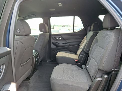 Used 2023 Chevrolet Traverse LT image 11