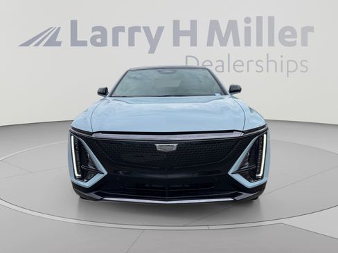 Used 2025 Cadillac Lyriq Sport AWD/4WD image 8