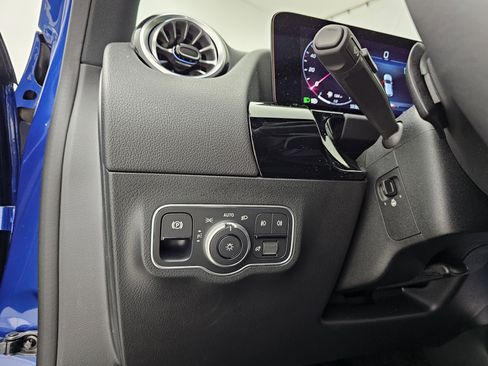 Certified 2025 Mercedes-Benz GLA 250 4MATIC image 9