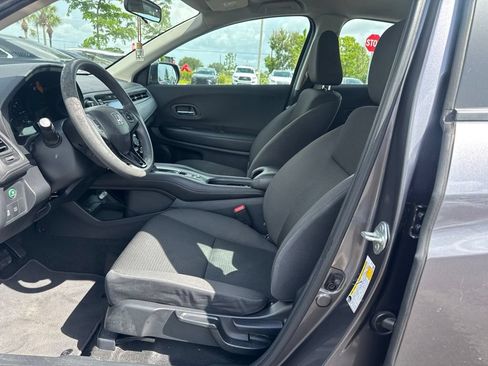 Used 2022 Honda HR-V LX image 9