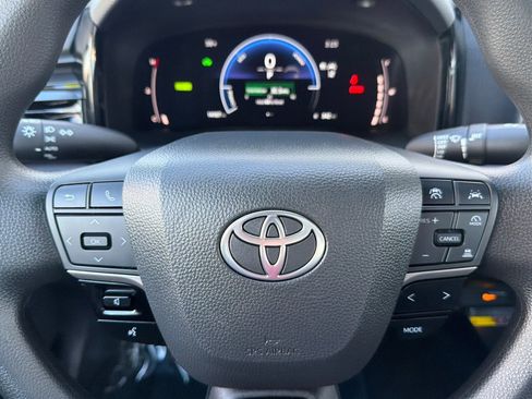 Used 2025 Toyota Camry LE FWD image 22