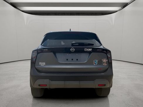 Used 2025 Nissan Kicks SR FWD image 5