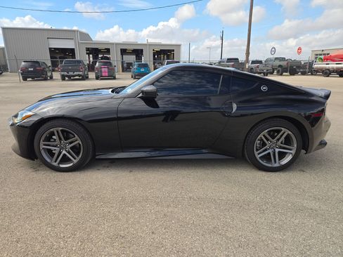Used 2025 Nissan Z Sport w/ Floor Mat Package RWD image 6