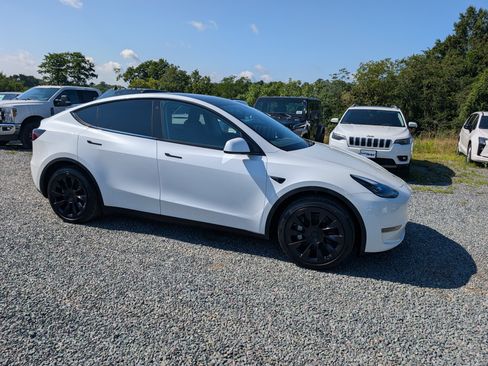 Used 2023 Tesla Model Y Long Range AWD/4WD image 6