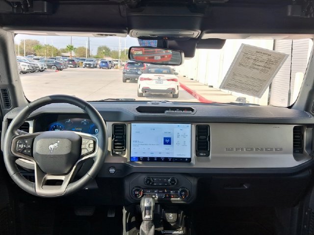 Used 2025 Ford Bronco Outer Banks AWD/4WD image 12