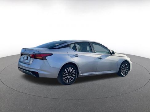 Used 2023 Nissan Altima 2.5 SV image 16
