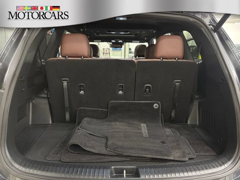 Used 2024 Kia Telluride EX w/ EX Captain's Chair Package AWD/4WD image 17