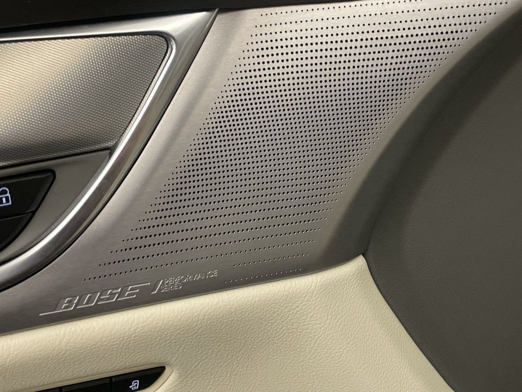 Used 2021 Cadillac XT5 Premium Luxury w/ LPO, Floor Liner Package FWD image 19