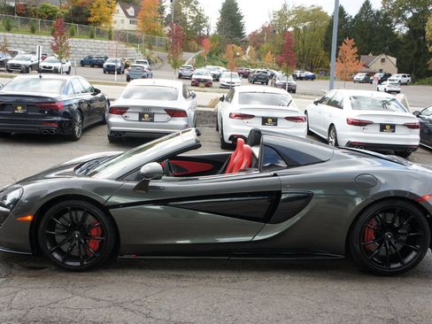 Used 2019 McLaren 570S Spider image 8