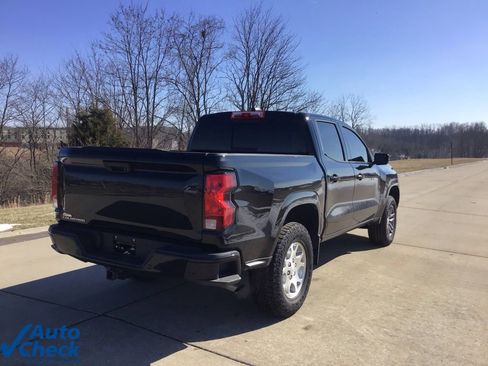 Used 2025 Chevrolet Colorado LT w/ Advanced Trailering Package image 3