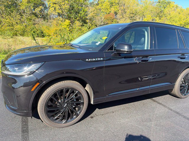 Used 2025 Lincoln Aviator Reserve w/ Equipment Group 201A AWD/4WD image 4