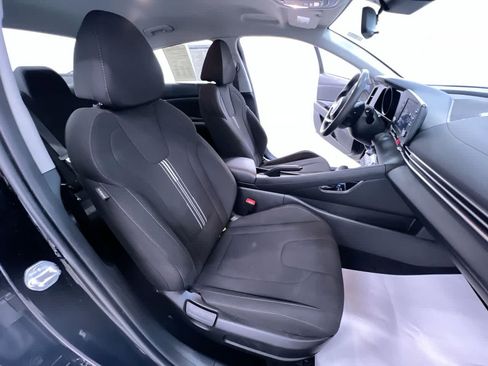 Used 2023 Hyundai Elantra SEL FWD image 35