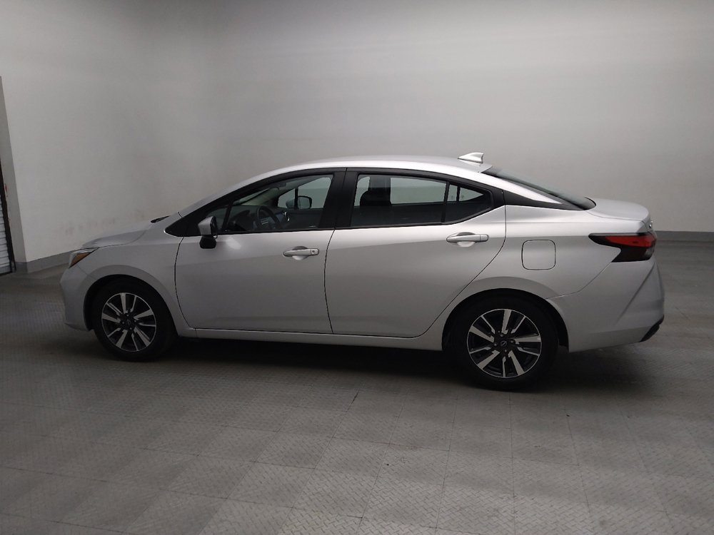 Used 2025 Nissan Versa SV FWD image 3