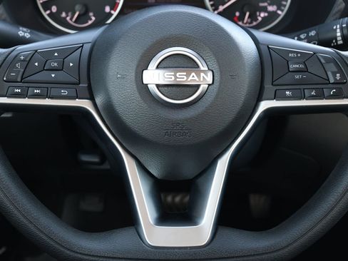 Used 2024 Nissan Sentra SV FWD image 16