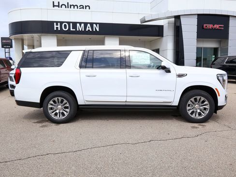 New 2026 GMC Yukon XL Denali w/ Sun & Power Step Package AWD/4WD image 2