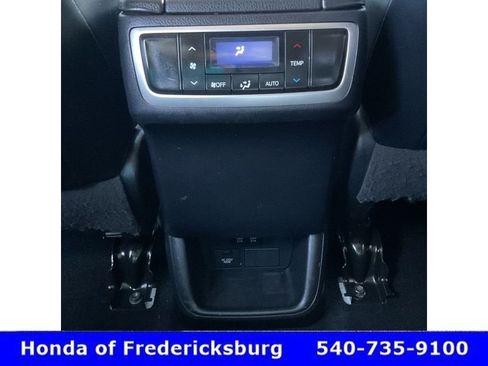 Used 2018 Toyota Highlander XLE AWD/4WD image 40