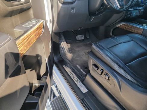 Used 2021 Chevrolet Silverado 1500 High Country w/ Technology Package RWD image 17