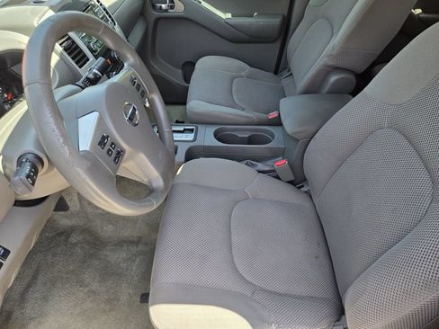 Used 2014 Nissan Frontier SV w/ SV Value Truck Package RWD image 18
