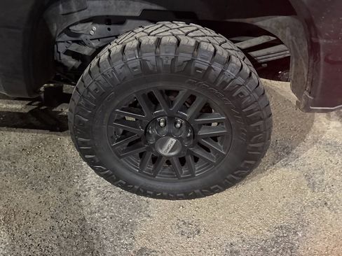 Certified 2022 Ford F250 Lariat w/ Black Appearance Package image 25