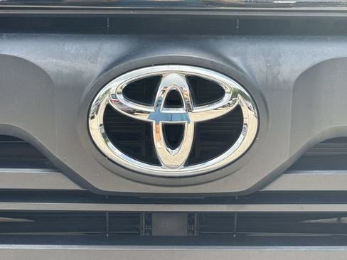 Used 2023 Toyota Tundra SR5 w/ SR5 Convenience Package AWD/4WD image 28