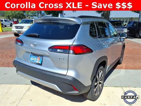 Used 2024 Toyota Corolla Cross XLE image 7