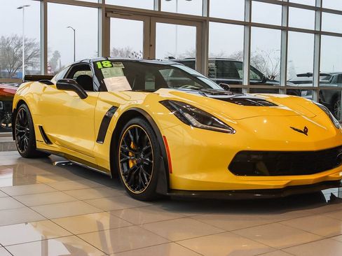 Used 2018 Chevrolet Corvette Z06 w/ Z07 Performance Package image 4