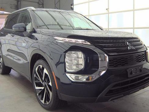 Used 2024 Mitsubishi Outlander SEL Black Edition image 4