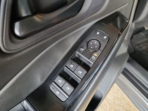 Used 2024 Nissan Rogue S image 10