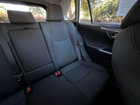 Used 2025 Toyota RAV4 XLE image 38