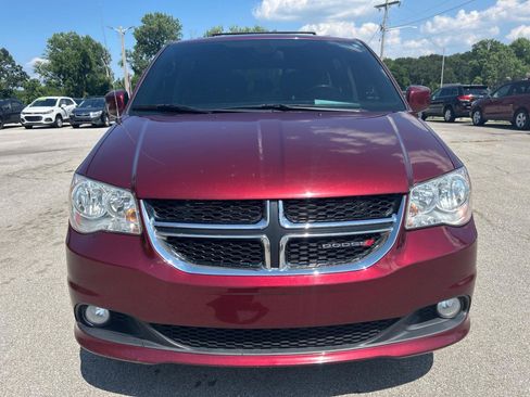Used 2020 Dodge Grand Caravan SXT FWD image 2