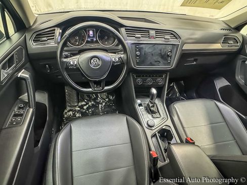 Used 2019 Volkswagen Tiguan SE w/ Panoramic Sunroof Package image 15