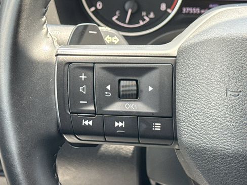 Used 2025 Nissan Rogue SV AWD/4WD image 21