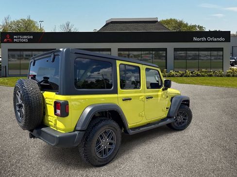 Used 2024 Jeep Wrangler Unlimited Sport AWD/4WD image 5