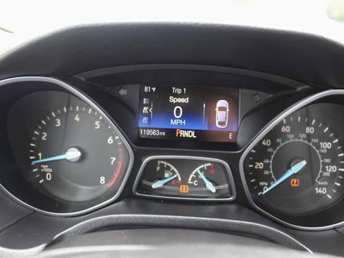 Used 2015 Ford Focus SE FWD image 15
