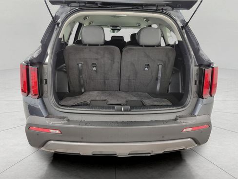 Used 2022 Kia Sorento S image 16