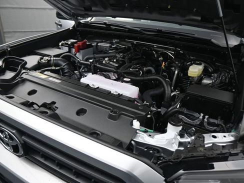 Used 2026 Toyota 4Runner SR5 AWD/4WD image 12