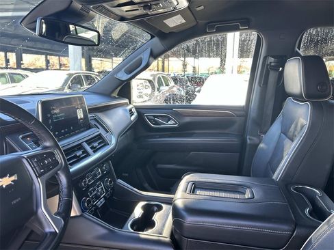 Used 2023 Chevrolet Suburban Premier image 25