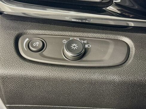 Used 2024 Buick Envista Sport Touring w/ Convenience I Package FWD image 10