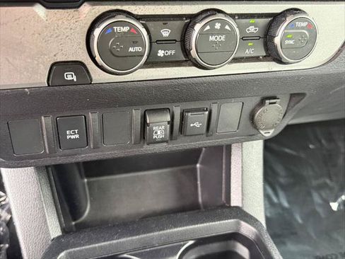 Certified 2022 Toyota Tacoma SR5 RWD image 25