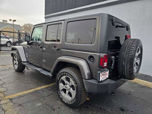 Used 2016 Jeep Wrangler Unlimited Sahara w/ Connectivity Group image 8
