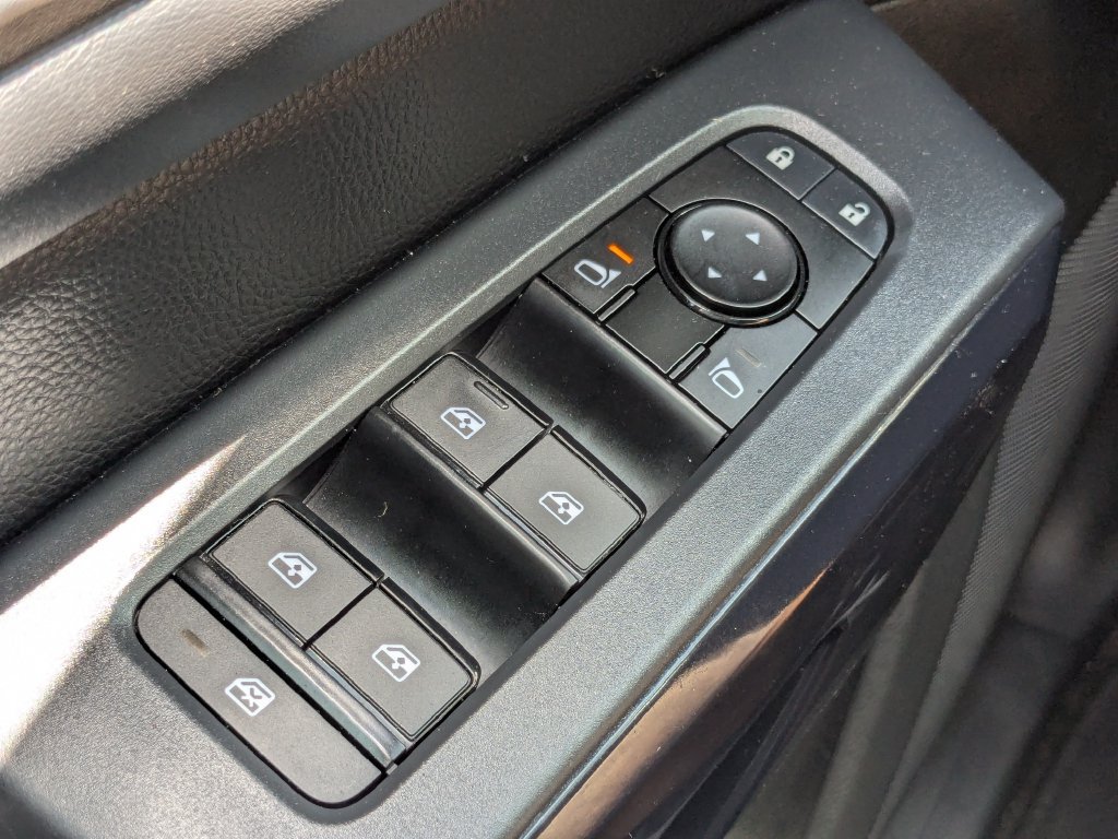 Used 2025 Nissan Pathfinder SV AWD/4WD image 29