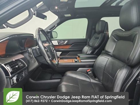 Used 2018 Lincoln Navigator Reserve w/ Technology Package image 19