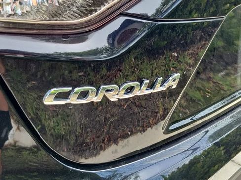 Used 2025 Toyota Corolla LE FWD image 5