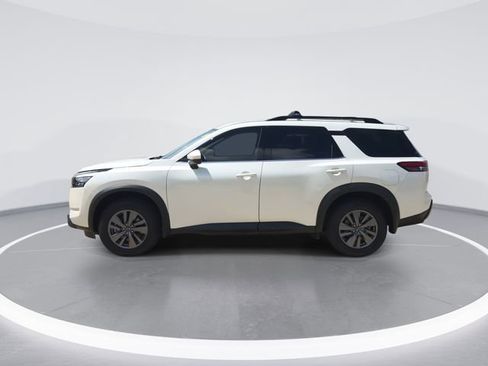 Used 2024 Nissan Pathfinder SV w/ Cargo Package FWD image 5