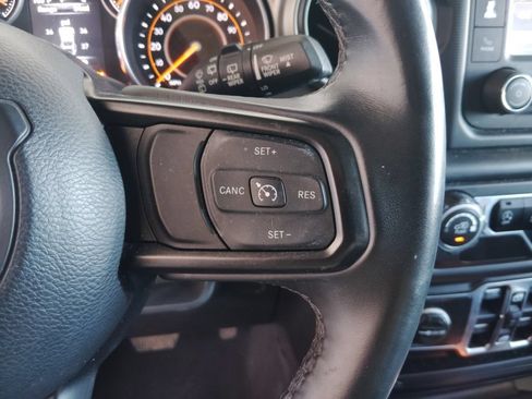 Used 2018 Jeep Wrangler Unlimited Sport S AWD/4WD image 25